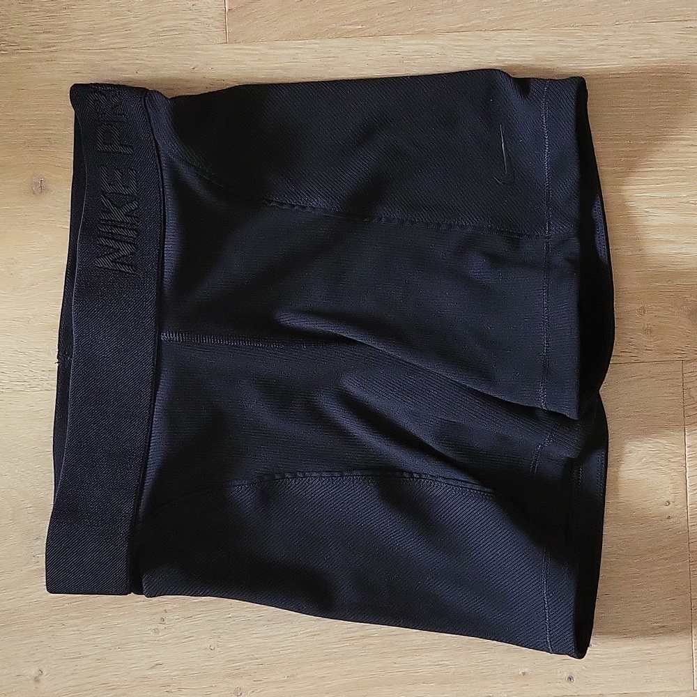 Nike Pro black bike shorts, M